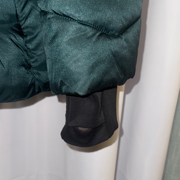 Michael Kors Women's Iridescent Green & Black Puffer Jacket - Picture 4 of 14